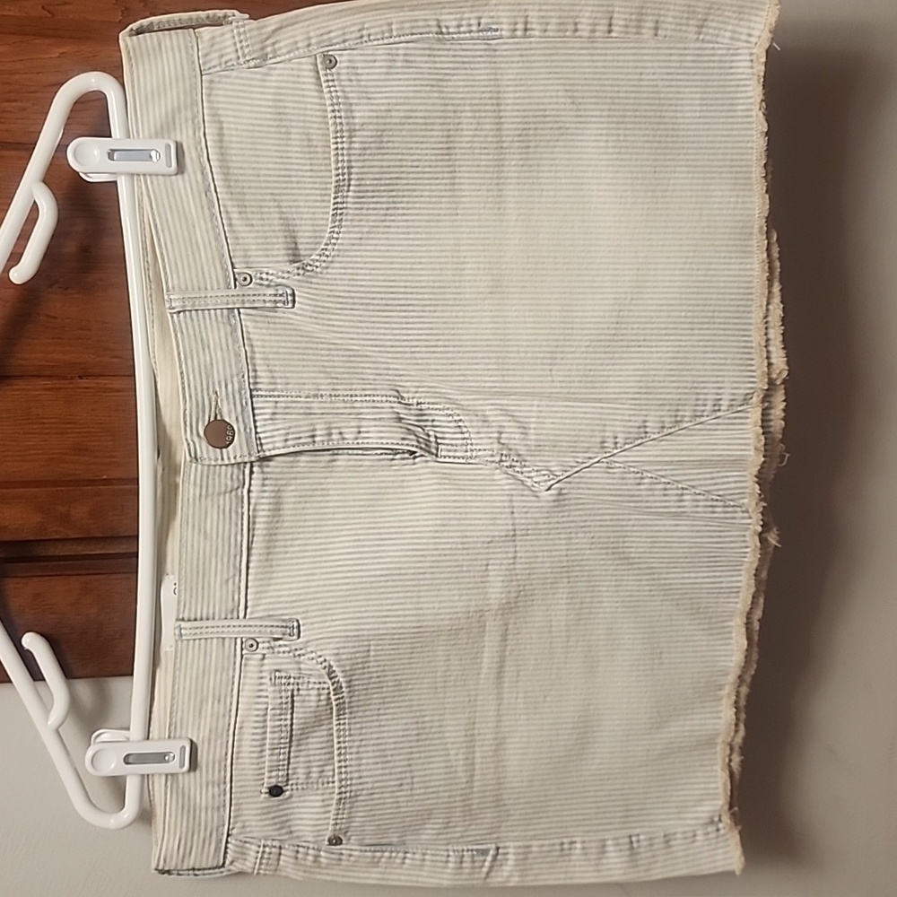 Gap Size 31 Stripped Skirt Like New